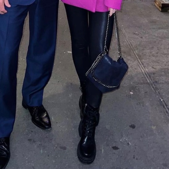 Stella McCartney Blue Vegetarian Suede Chain-Link Shoulder Bag - Picture 7 of 9